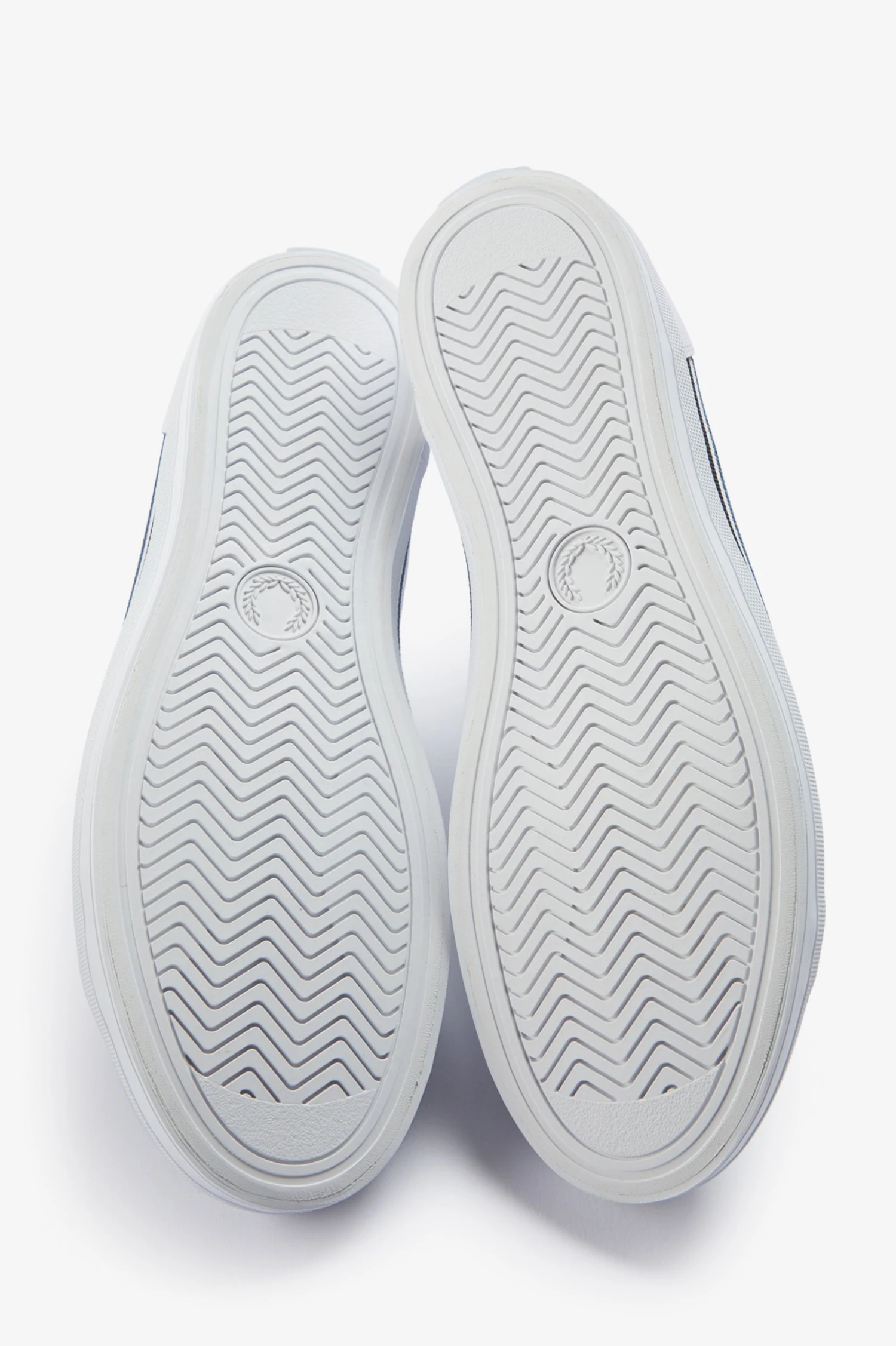 Fred Perry Perforated Baseline 4 Fred Perry Perforated Baseline - Image 4