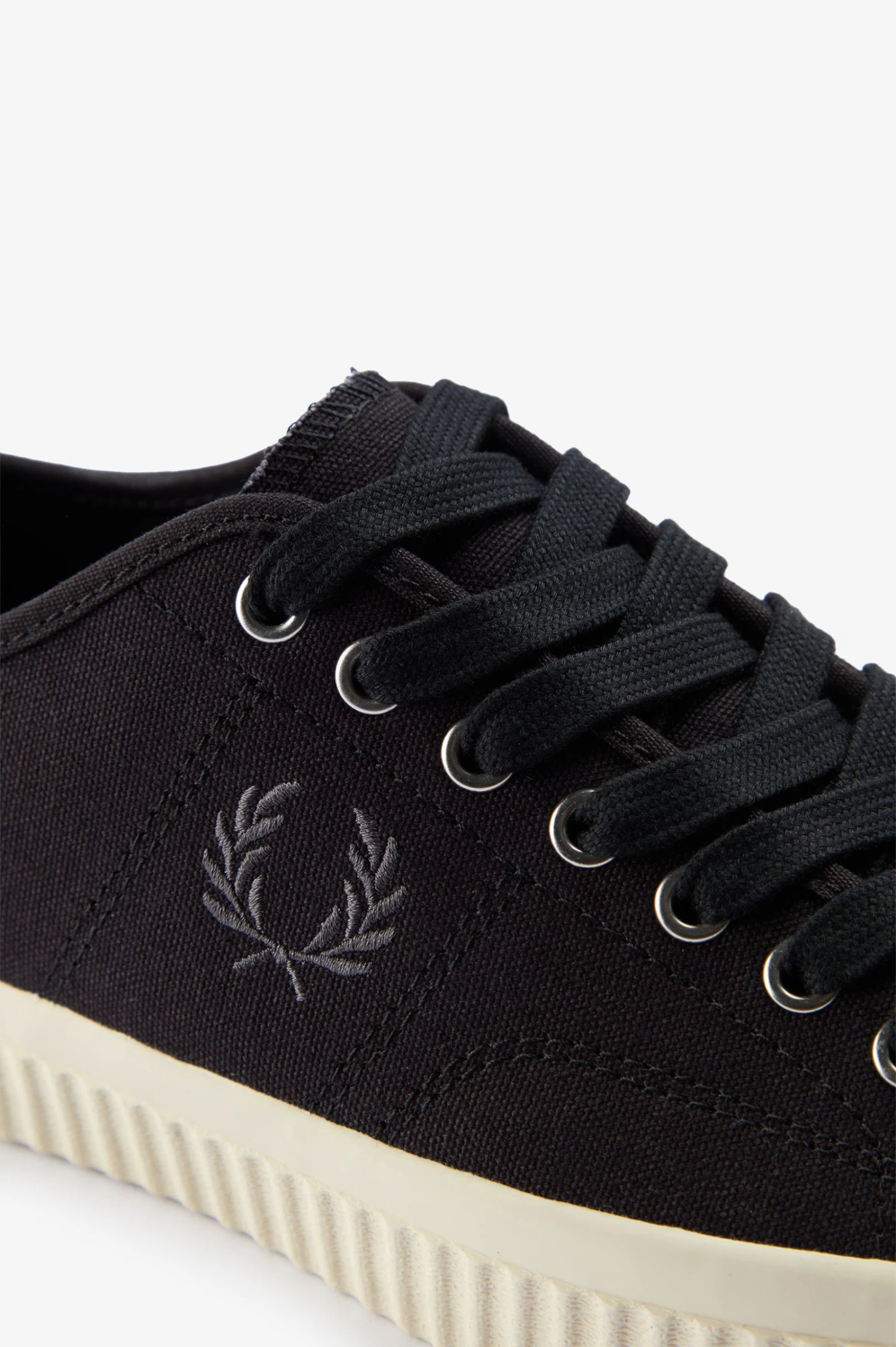 Fred Perry Low Hughes 6 Fred Perry Low Hughes - Image 6