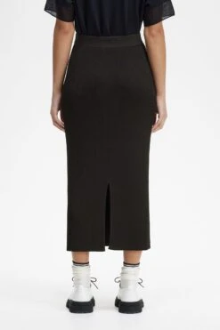 Fred Perry Ribbed Knitted Skirt 6 Fred Perry Ribbed Knitted Skirt -Fred Perry E6104 102 V2 Q323 MOD3 BACK