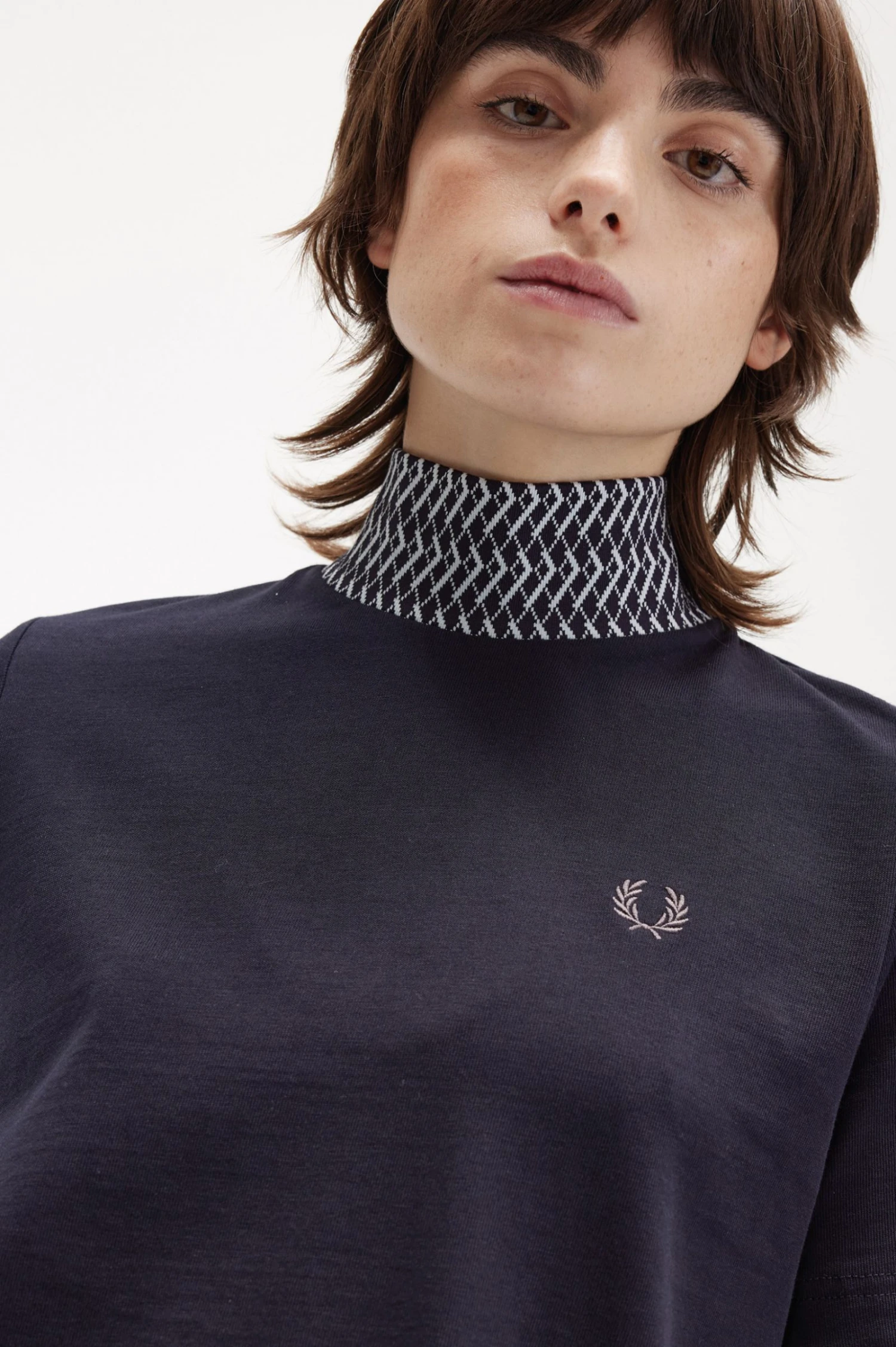 Fred Perry Jacquard Trim High Neck T-Shirt 5 Fred Perry Jacquard Trim High Neck T-Shirt - Image 5