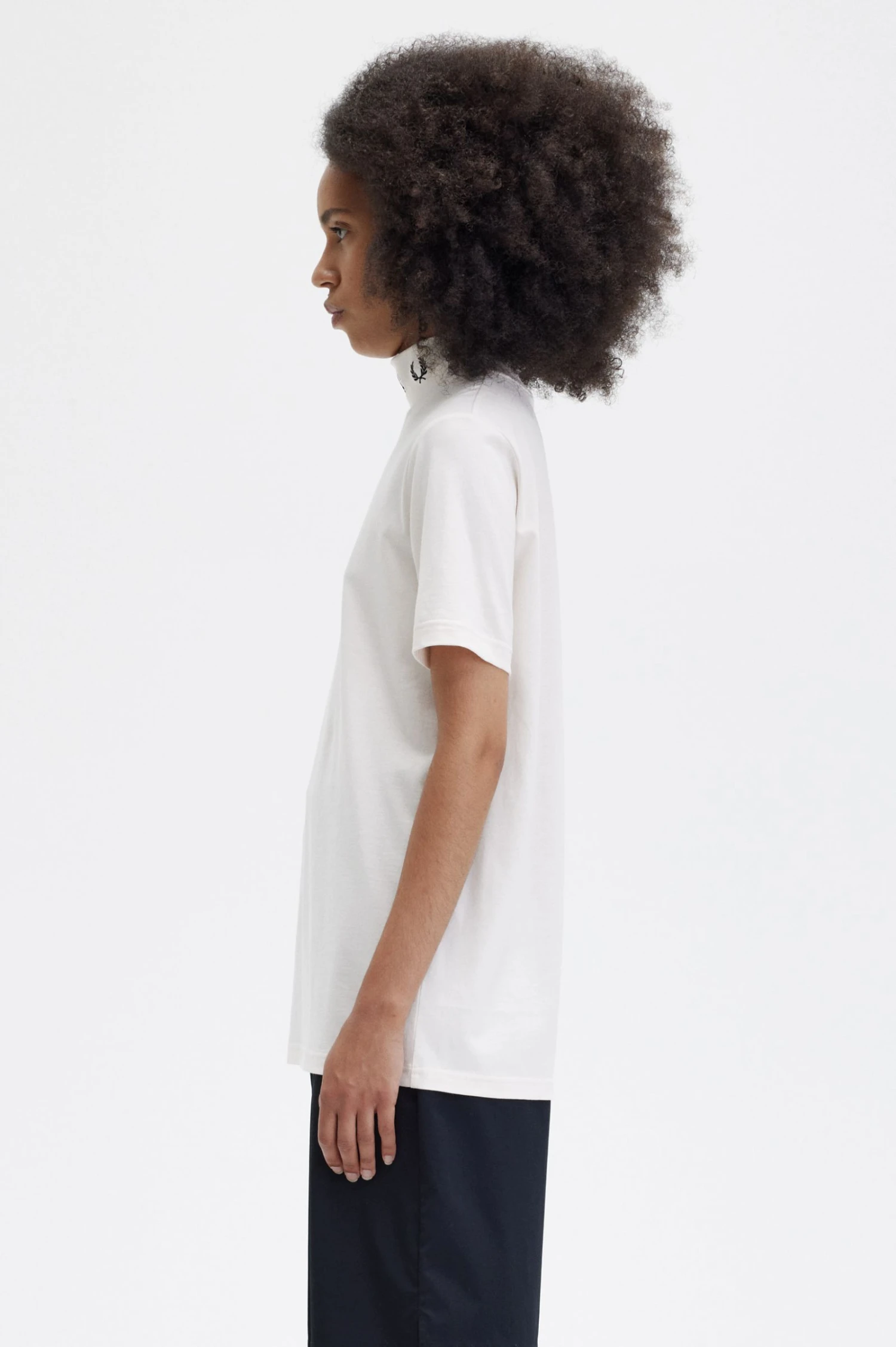 Fred Perry Laurel Wreath High Neck T-Shirt 2 Fred Perry Laurel Wreath High Neck T-Shirt - Image 2