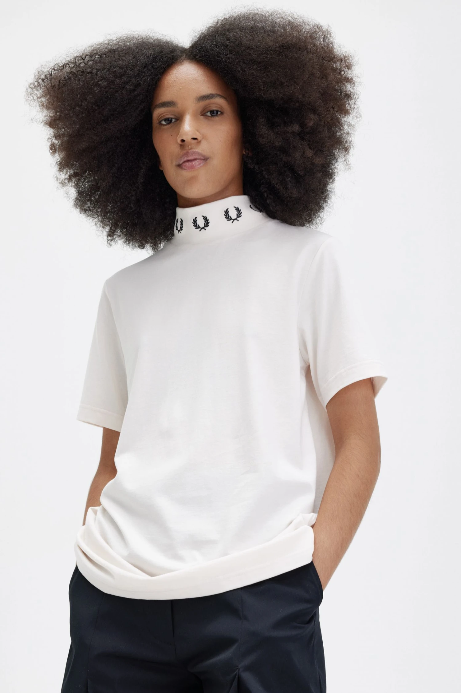 Fred Perry Laurel Wreath High Neck T-Shirt 3 Fred Perry Laurel Wreath High Neck T-Shirt - Image 3