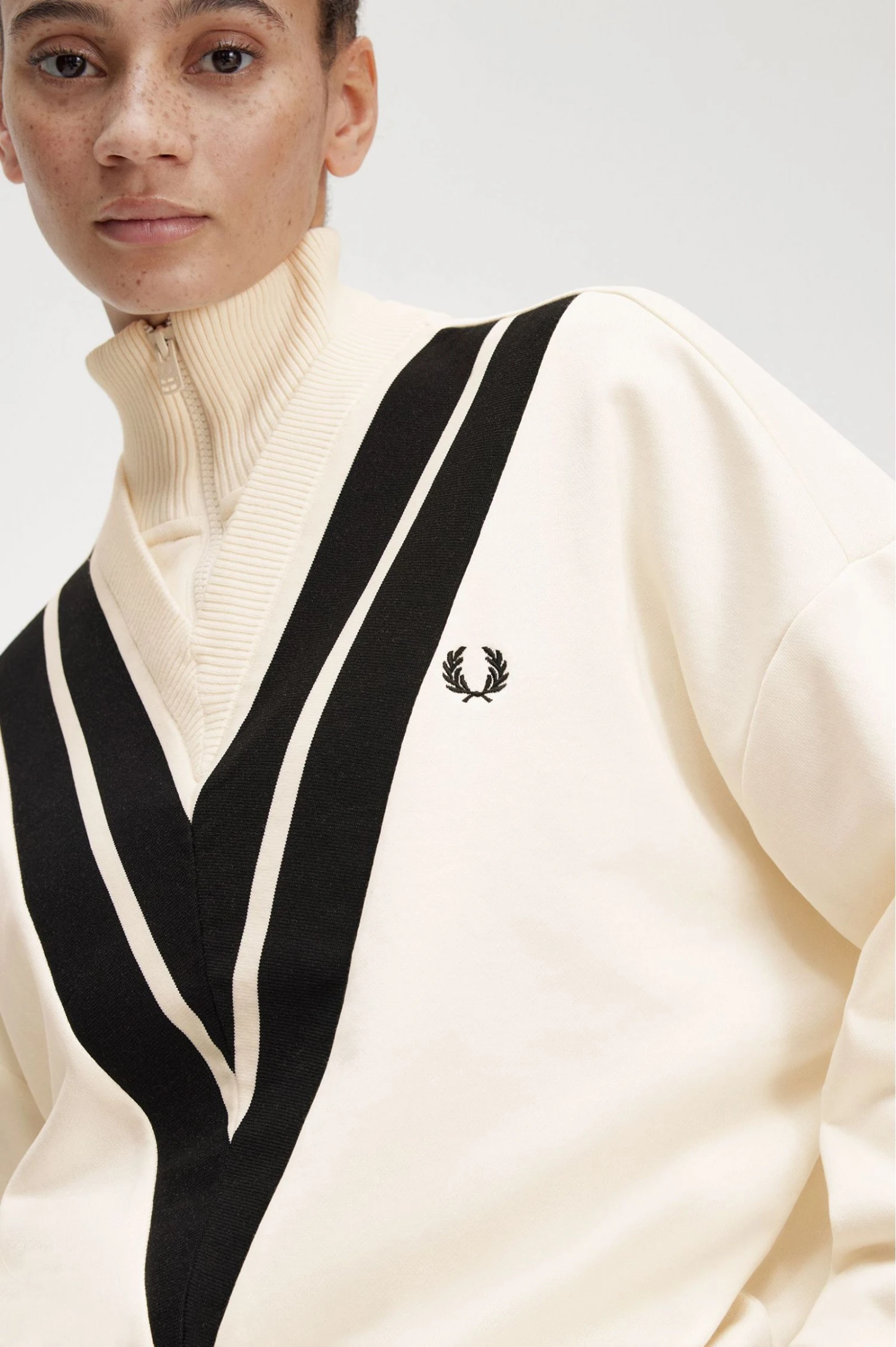 Fred Perry Tipped Knitted Trim Sweatshirt 4 Fred Perry Tipped Knitted Trim Sweatshirt - Image 4