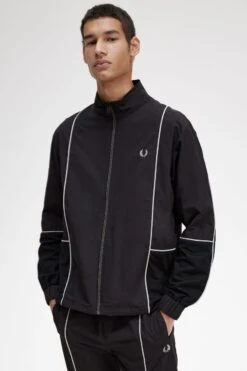 Fred Perry Piped Shell Jacket 13 Fred Perry Piped Shell Jacket -Fred Perry J6520 102 V2 Q323 ED3