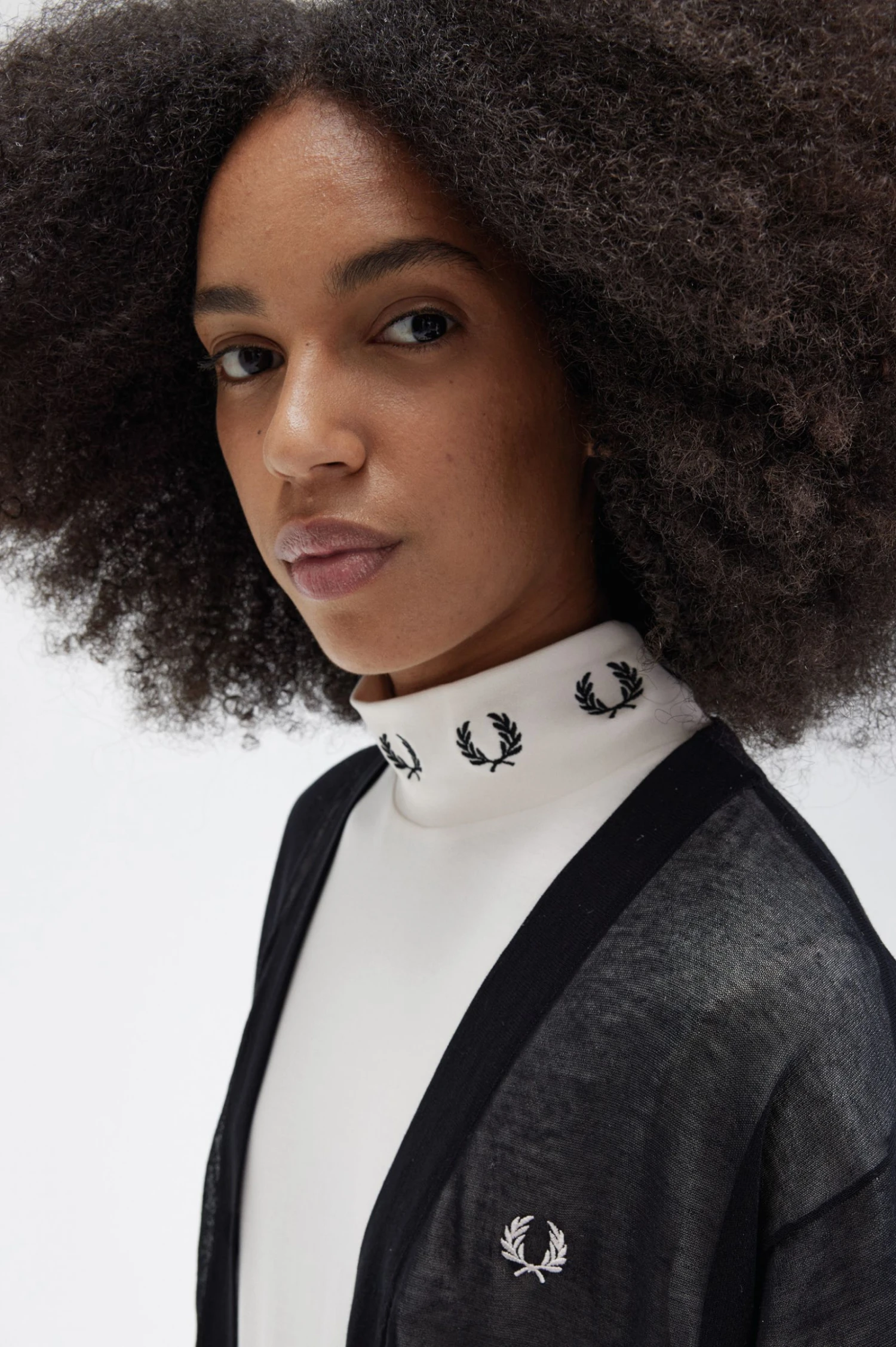 Fred Perry Sheer V-Neck Cardigan 3 Fred Perry Sheer V-Neck Cardigan - Image 3