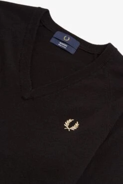 Fred Perry Lambswool V-Neck Jumper 9 Fred Perry Lambswool V-Neck Jumper -Fred Perry K7315 157 4