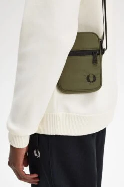 Fred Perry Ripstop Side Bag 12 Fred Perry Ripstop Side Bag -Fred Perry L6266 Q55 V2 Q323 ED1