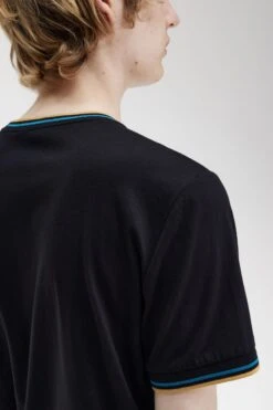 Fred Perry Twin Tipped T-Shirt -Fred Perry M1588 S53 V2 Q323 ED2