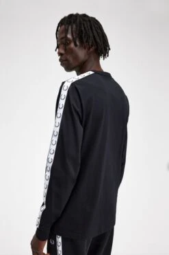 Fred Perry Taped Long Sleeve T-Shirt -Fred Perry M4621 102 3