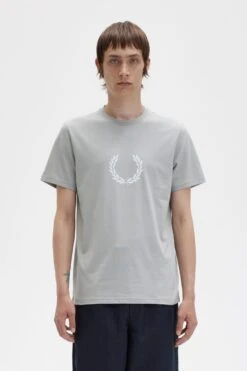 Fred Perry Laurel Wreath Graphic T-Shirt
