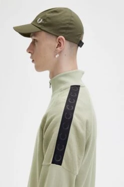 Fred Perry Circle Branding Half-Zip Sweatshirt 9 Fred Perry Circle Branding Half-Zip Sweatshirt -Fred Perry M5693 M37 3