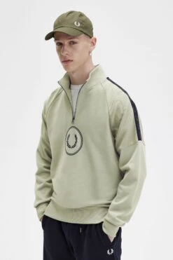 Fred Perry Circle Branding Half-Zip Sweatshirt 10 Fred Perry Circle Branding Half-Zip Sweatshirt -Fred Perry M5693 M37 4