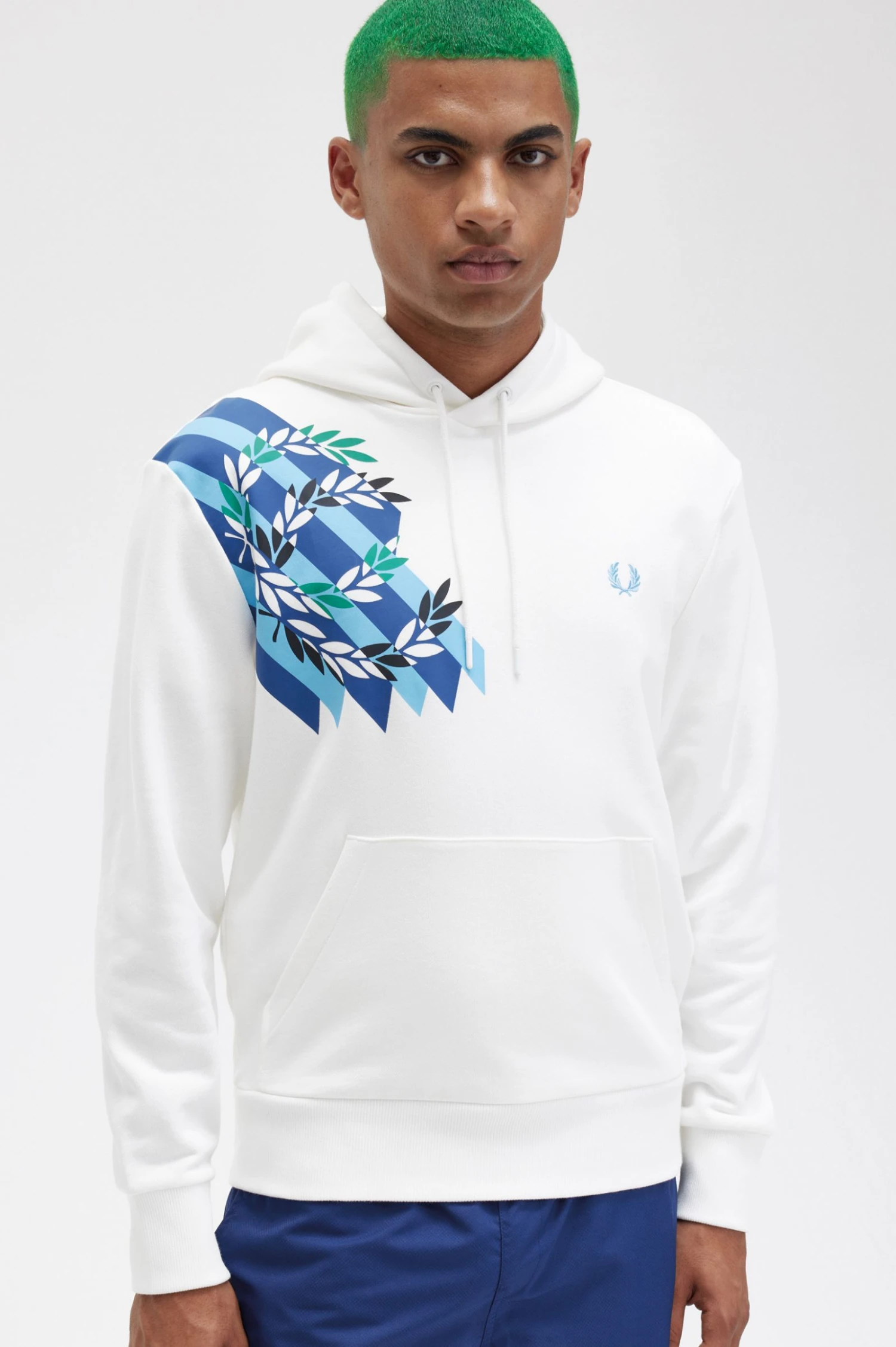 Fred Perry Laurel Wreath Print Hooded Sweatshirt 3 Fred Perry Laurel Wreath Print Hooded Sweatshirt - Image 3