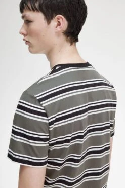 Fred Perry Stripe T-Shirt -Fred Perry M6557 638 V2 Q323 ED1