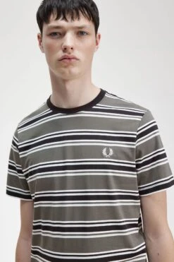 Fred Perry Stripe T-Shirt -Fred Perry M6557 638 V2 Q323 ED2