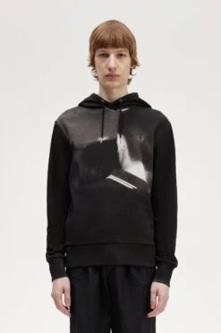 Fred Perry 28 Fred Perry Rave Graphic Hooded Sweatshirt