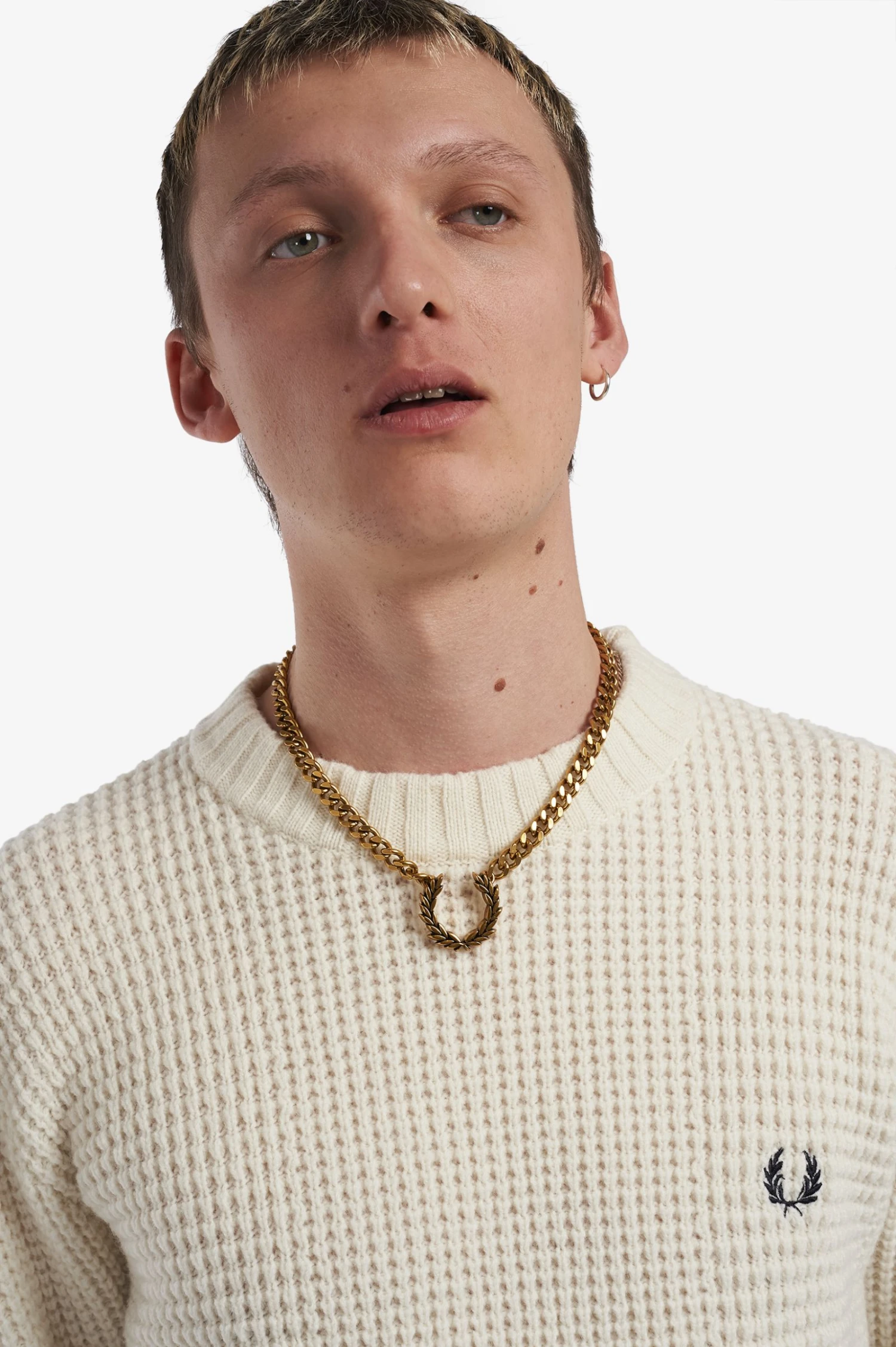 Fred Perry Double Chain Laurel Wreath Necklace 3 Fred Perry Double Chain Laurel Wreath Necklace - Image 3