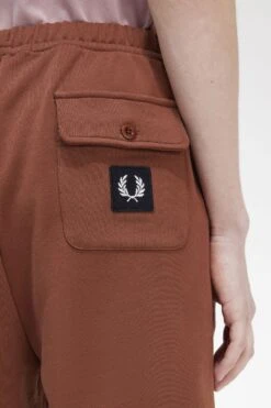 Fred Perry Badge Detail Track Shorts -Fred Perry S6810 S54 V2 Q323 ED1