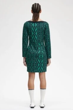Fred Perry Off-the-Shoulder Snakeprint Dress -Fred Perry SD6544 R35 V2 Q323 MOD3 BACK