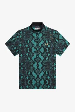 Fred Perry Snake Print Polo Shirt 14 Fred Perry Snake Print Polo Shirt -Fred Perry SG6540 R35 V2 Q323 FLATFRONT