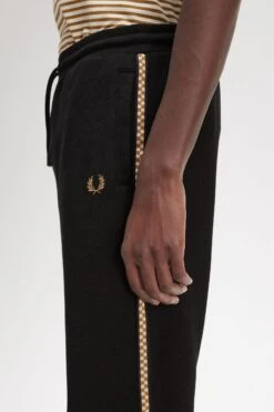 Fred Perry Chequerboard Tape Track Pants 10 Fred Perry Chequerboard Tape Track Pants -Fred Perry T6521 102 V2 Q323 ED1